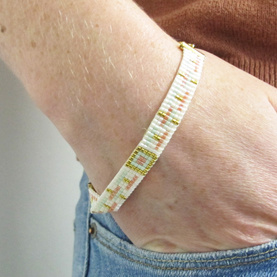 Pastel beaded bracelet with Miyuki Delicas