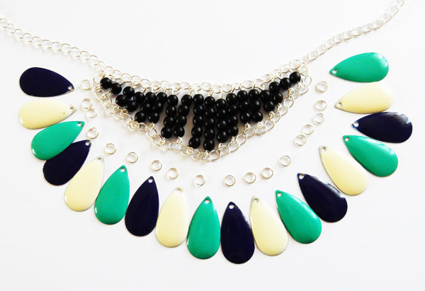 Collier_Sequins_Gouttes_email_epoxy_et_Perles_rondes-10 Collier_Sequins_Gouttes_email_epoxy_et_Perles_rondes-10