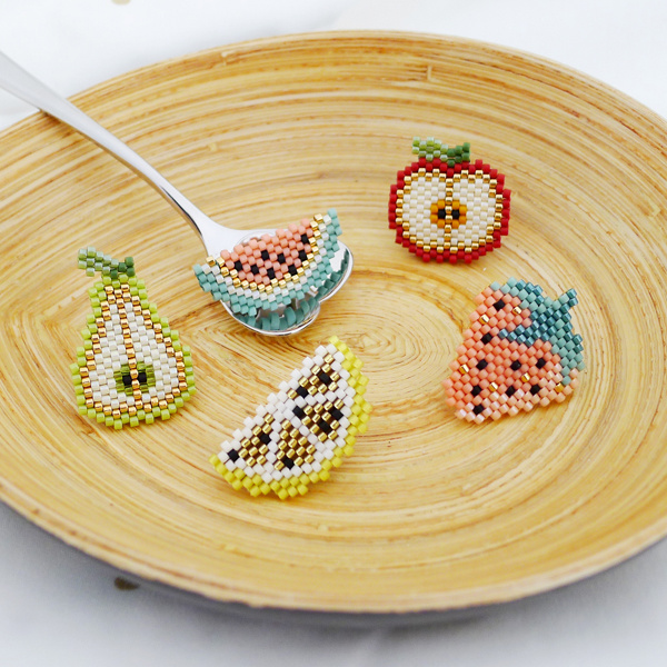 Assortment of Pin&#39;s fruit slices in Miyuki pearl weaving