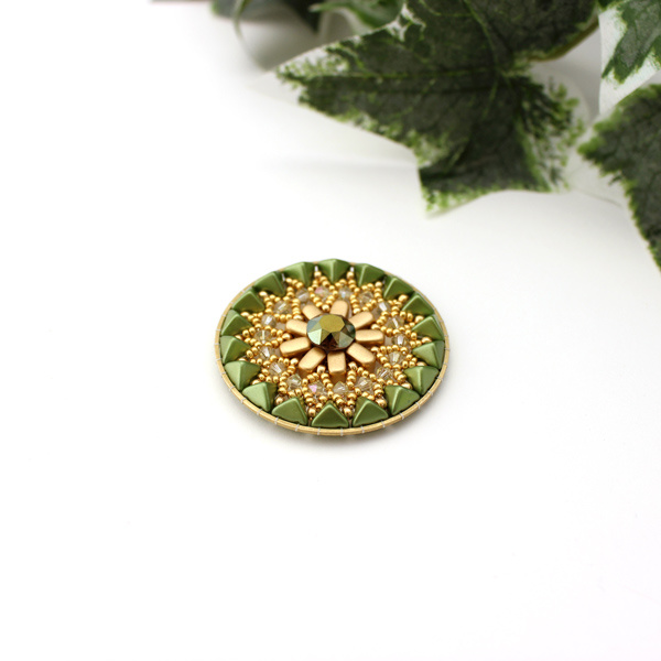 Schema How to create the pearl glass medallion pendant Super-Khéops Marlène de Puca? Schema How to create the pearl glass medallion pendant Super-Khéops Marlène de Puca?