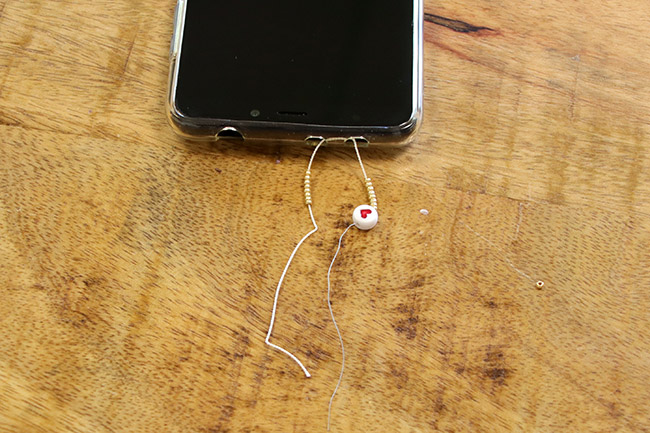 Pearl loop for phone