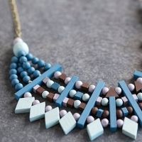 Collier ethnique en bois