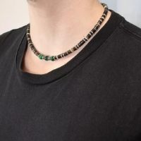 collier homme surfeur