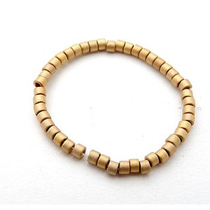 &eacute;tape 1 - boucles d'oreilles Aliona cabochon et perles en verre Piros par Puca &reg;