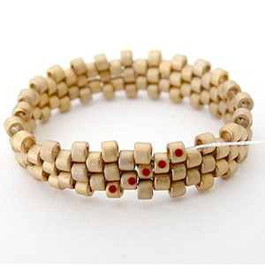 &eacute;tape 2 - boucles d'oreilles Aliona cabochon et perles en verre Piros par Puca &reg;