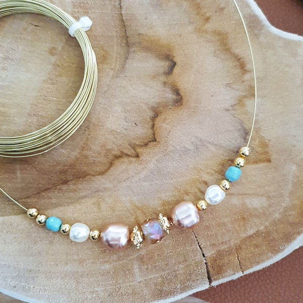 PureCrystal pendant earrings with pearly beads : Step 1