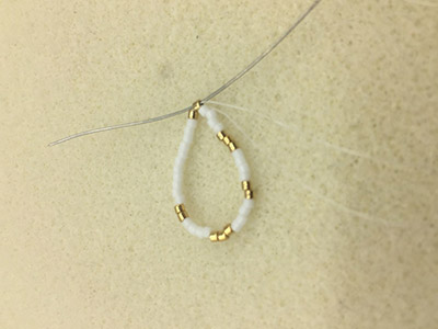 DIY Chic 3D triangle weaving earrings by Miyuki Delicas 11/0 : Step 2