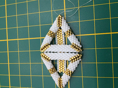 DIY Chic 3D triangle weaving earrings by Miyuki Delicas 11/0 : Step 30