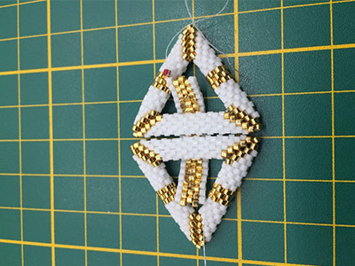 DIY Chic 3D triangle weaving earrings by Miyuki Delicas 11/0 : Step 31