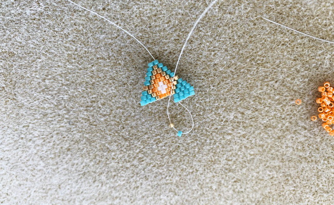 etape 3-1- boucles oreilles g&eacute;om&eacute;triques en perles Miyuki D&eacute;licas 11/0