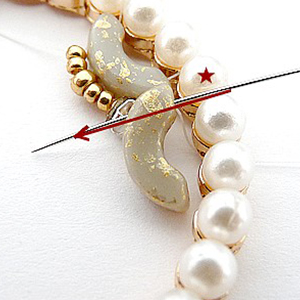 step 6 - Earrings-pendant-Charlotte-pearls-glass-Puca