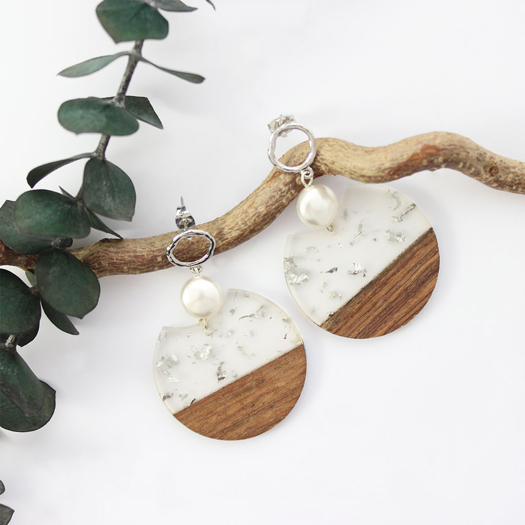 photo add-2-loops dangling earrings-imitation-wood-with-fragments-and-silvery-pellet-PEARL-PureCrystal