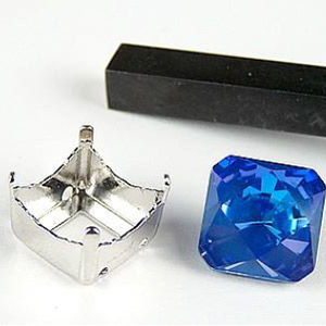 step 1-bracelet-crystals-PureCrystal-pearls-glass-Puca