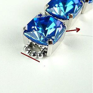 step 6-bracelet-crystals-PureCrystal-pearls-glass-Puca