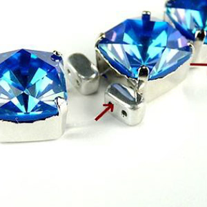 step 7-bracelet-crystals-PureCrystal-pearls-glass-Puca