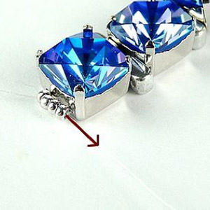 step 9-bracelet-crystals-PureCrystal-pearls-glass-Puca