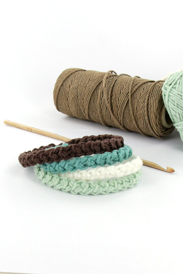 Crochet bracelet tutorial online