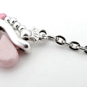 Lucie Necklace with Bowtrio spacer and Amos glass beads by Puca : Step 13 Lucie Necklace with Bowtrio spacer and Amos glass beads by Puca : Step 13
