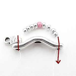 Lucie Necklace with Bowtrio spacer and Amos glass beads by Puca : Step 1 Lucie Necklace with Bowtrio spacer and Amos glass beads by Puca : Step 1