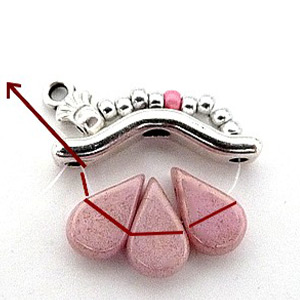 Lucie Necklace with Bowtrio spacer and Amos glass beads by Puca : Step 2 Lucie Necklace with Bowtrio spacer and Amos glass beads by Puca : Step 2