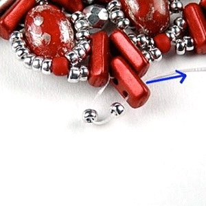 step 28 - Pacome glass pearl necklace Piros Puca