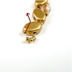 Step 3 - Patty glass pearl necklace Piros Puca