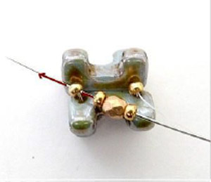 Step 6 - DIY necklace beads Talia Puca