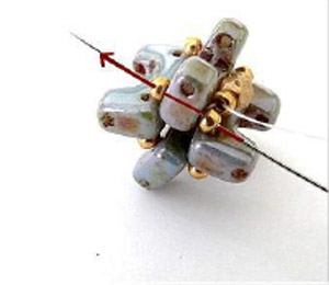 Step 8 - DIY beads necklace Talia Puca