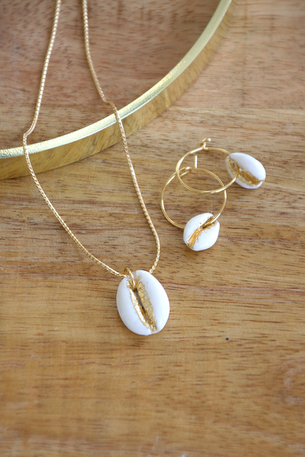 Schema  Cowries made of polymer clay