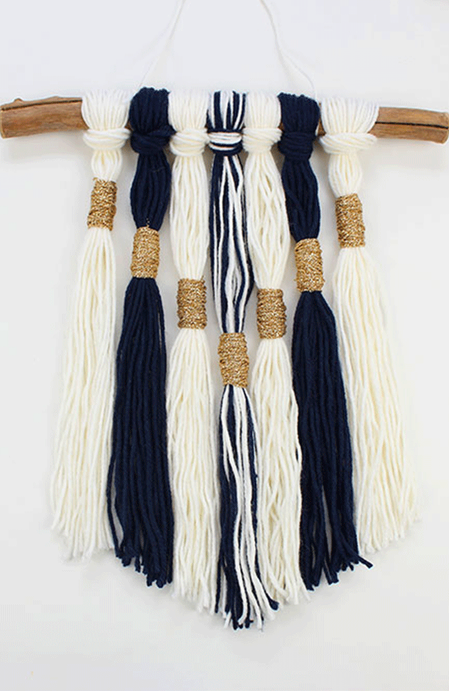 DIY Deco macramé wall weaving in driftwood and wool