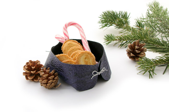 DIY Easy basket in navy blue snake leather