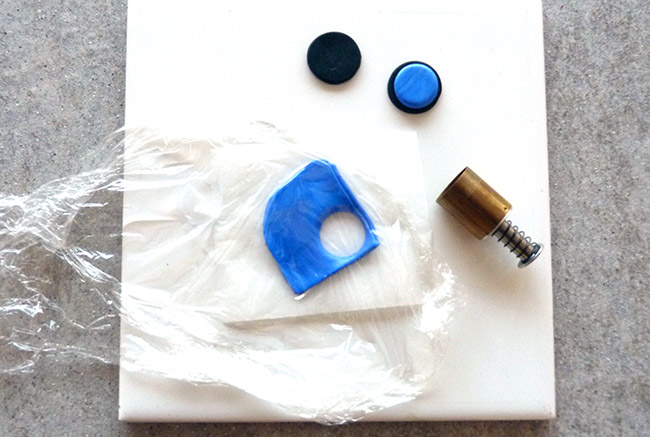 Cabochon fait avec du papier film