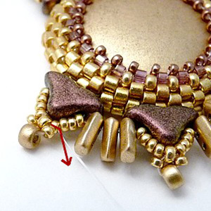 step 16 - Gaia cabochon pendant, Piros and Helios glass beads by Puca