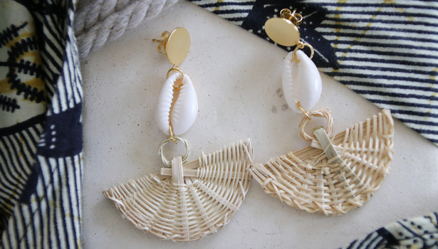 DIY Natural rattan and cowrie shell earrings