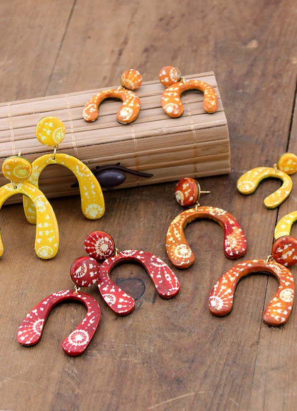 Schema Polymer clay earrings with a batik effect Schema Polymer clay earrings with a batik effect