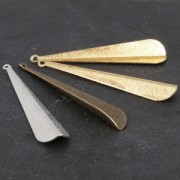 Metal drop pendant with a diamond effect  53x11 mm Gold Tone x1