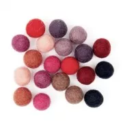 Assortment of woolfelt balls 15 mm Red Mix x20