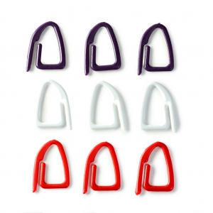 21 plastic Stitch markers x21