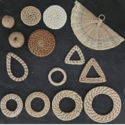 Rattan triangle 32 mm for your DIY creations x1