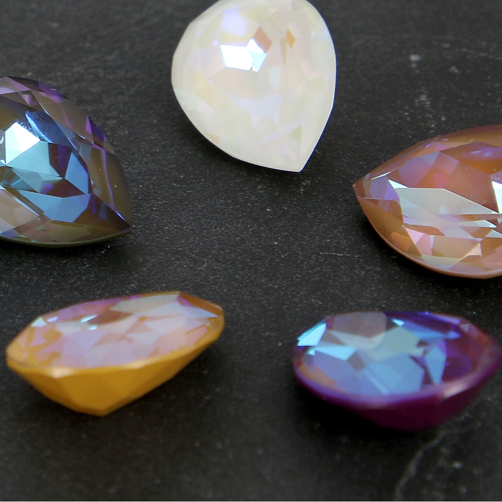 Swarovski 4320 Pear Fancy Stone 18x13 mm Crystal Burgundy DeLite x1