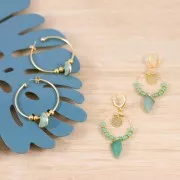 Mini tooth pendant with a synthetic faceted gemstone 20 mm Turquoise/Gold Tone x1