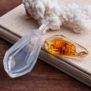 Silicone mold to make resin pendants 43.6x21x11.6mm  Diamond x1