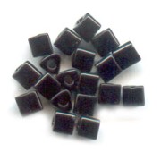 Triangles Toho 11/0 TG49 - Opaque Jet x10g|raw }}