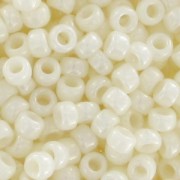 Toho Seed beads 15/0 TO15R122 - Opaque Lustered Navajo White x8g|raw }}