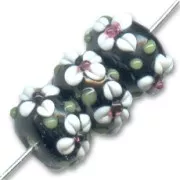 Flattened rounds 13mm Jet/Opaque White x4