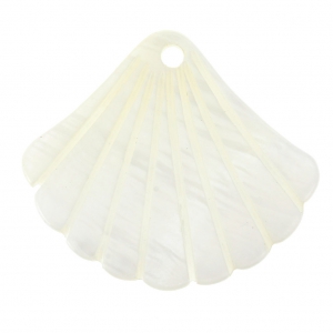 Mother-of-pearl shell pendent  - 25x30 mm for DIY jewelry creation x1