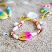 Half-shell Cauri with a colour gradation from Pink to Yellow - 20 to 26 mm x1