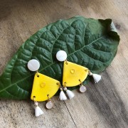 Triangular Tagua spacer  25x28 mm - Turquoise Blue x1