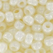 Toho Seed beads 11/0 TO11R122 - Opaque Luster Navajo White x8g|raw }}