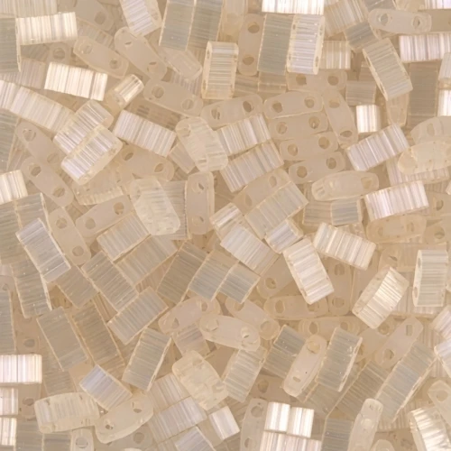 Miyuki Half Tila Beads 5x2.3x1.9 mm HTL-2592 - Antique Ivory Silk Satin x10g
